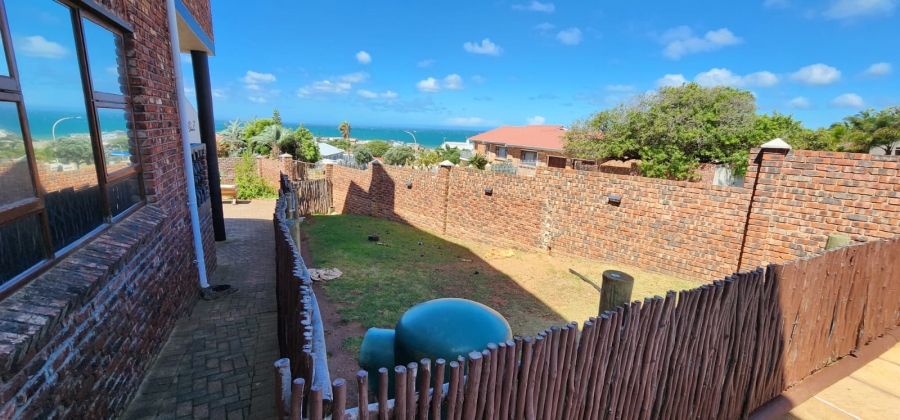 6 Bedroom Property for Sale in Noorsekloof Eastern Cape